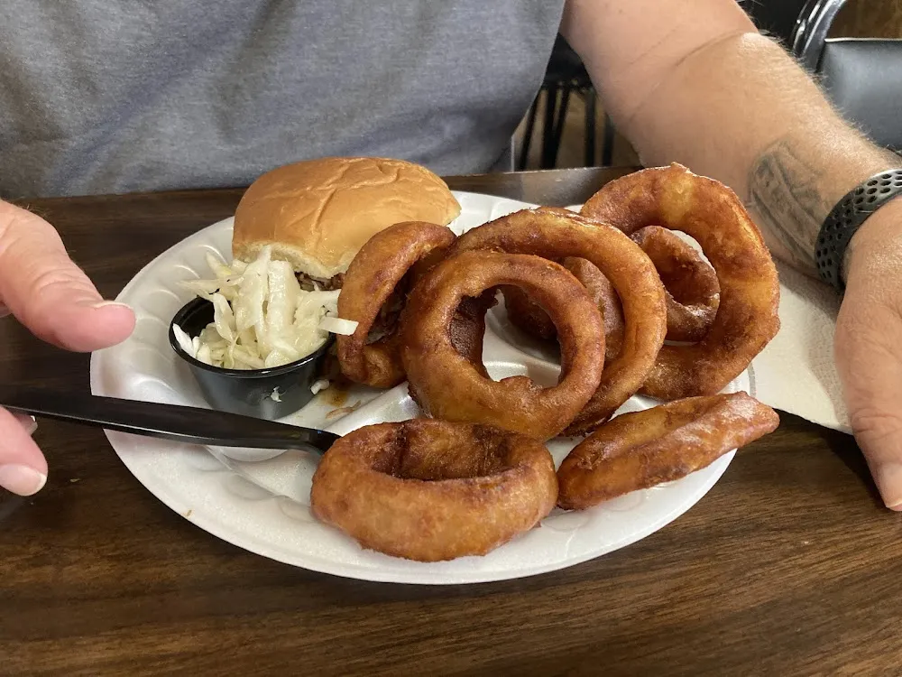 BBQ Sandwich & Onion Rings